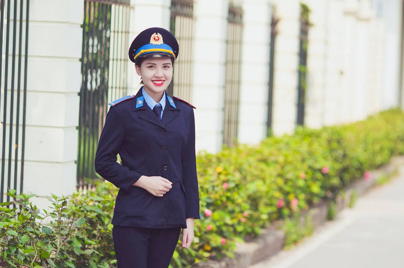 nu sinh Hoc vien canh sat anh 2