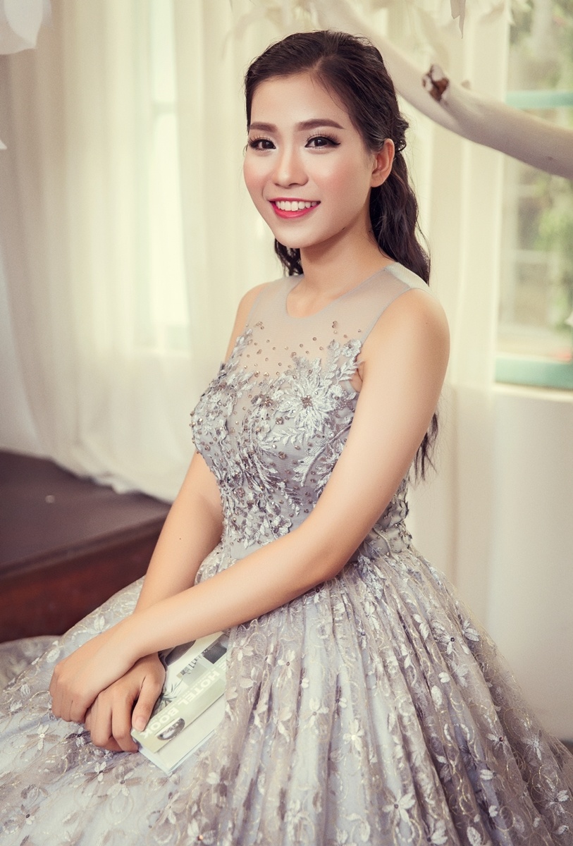 nu sinh thanh lich anh 8