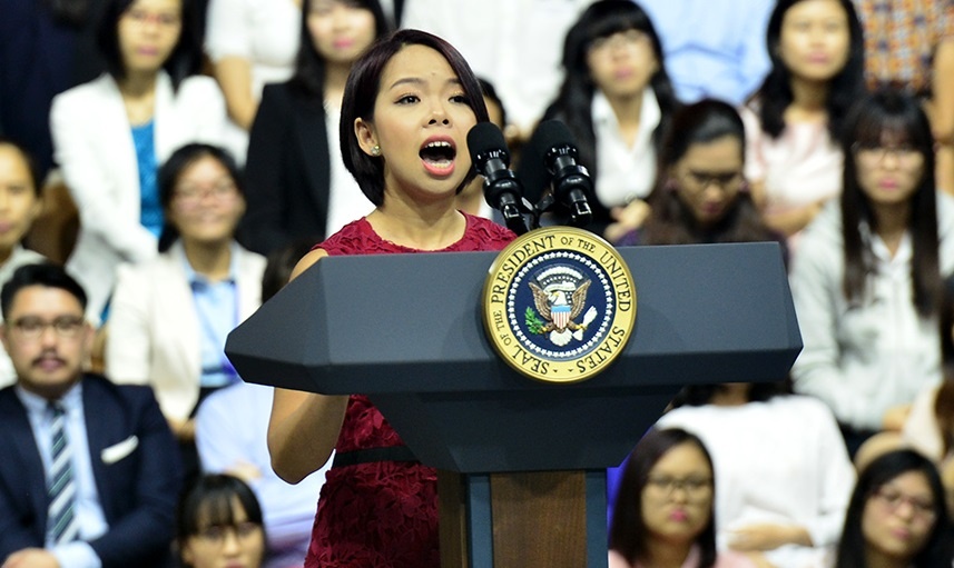 Ong Obama nhat dinh ky ten vao bai phat bieu cua MC Viet hinh anh