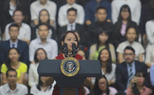 người dẫn chương trình cho Obama ảnh 1 nguoi dan chuong trinh cho Obama anh 1