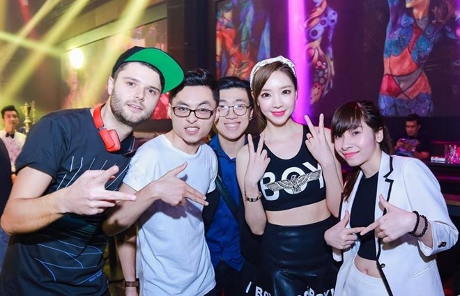 nu DJ den Viet Nam anh 2