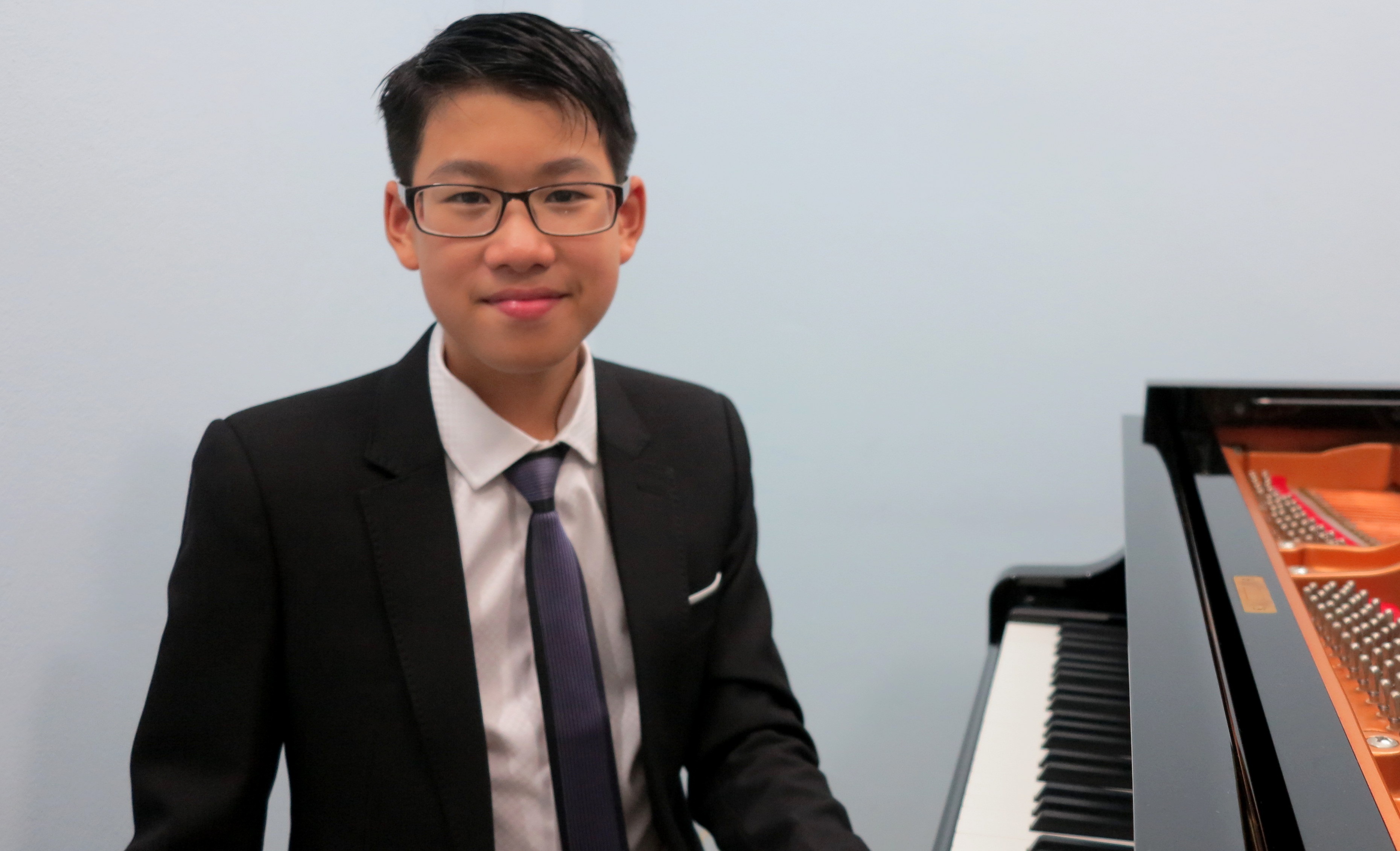 Nam sinh Viet bieu dien cung dan nhac cua tong thong Nga hinh anh