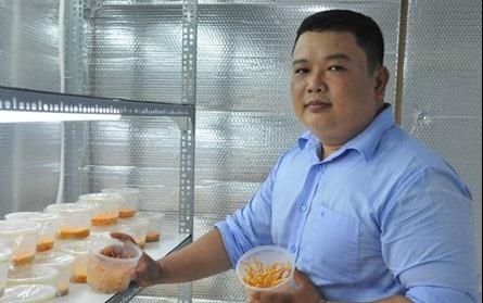 Ky su dien lam giau voi nam sach hinh anh