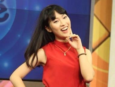Nu sinh noi 7 thu tieng nhay cover Kpop tren truyen hinh hinh anh