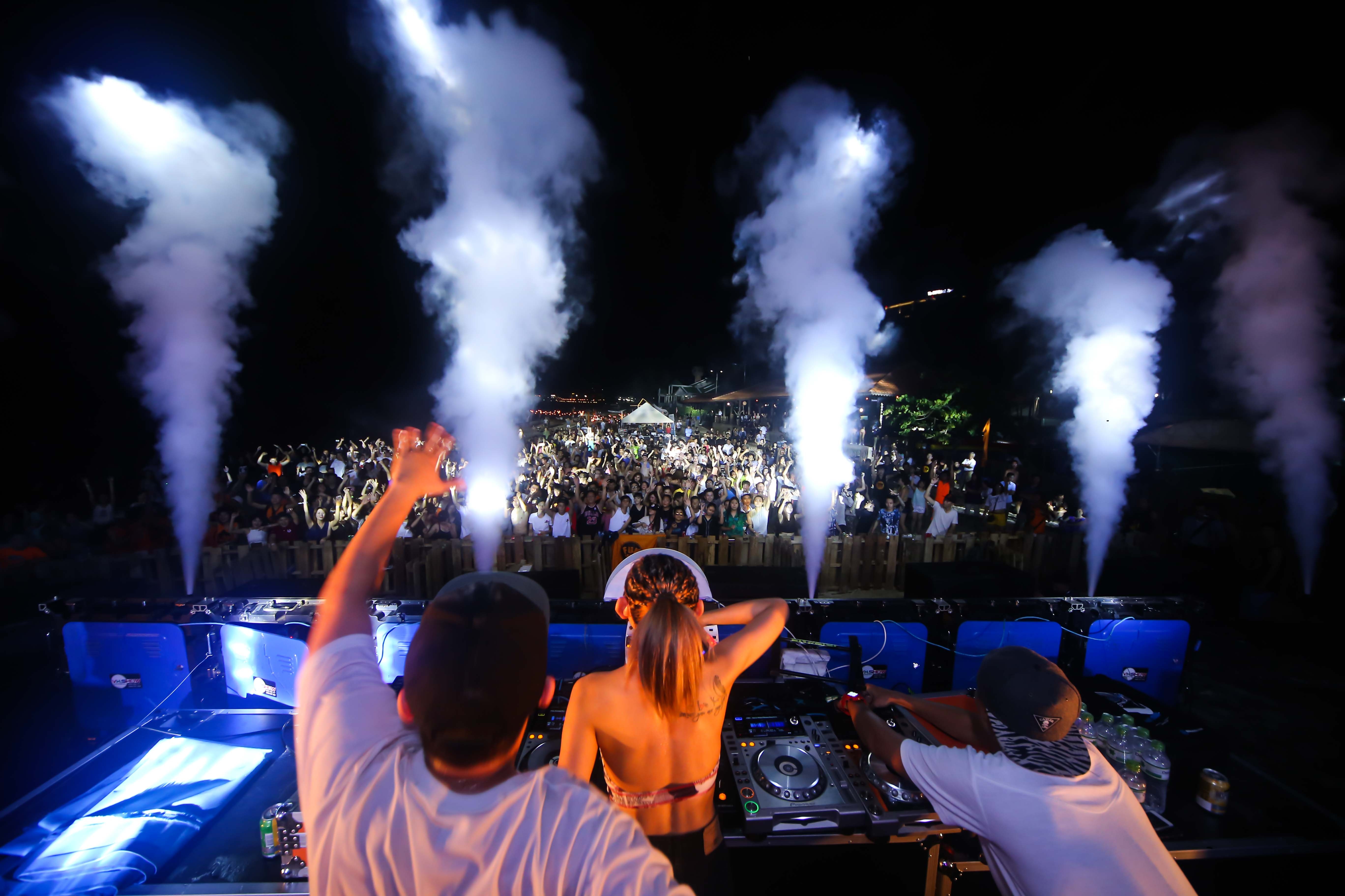DJ Ty Ty khuấy đảo khán giả ảnh 2 DJ Ty Ty khuay dao khan gia anh 2