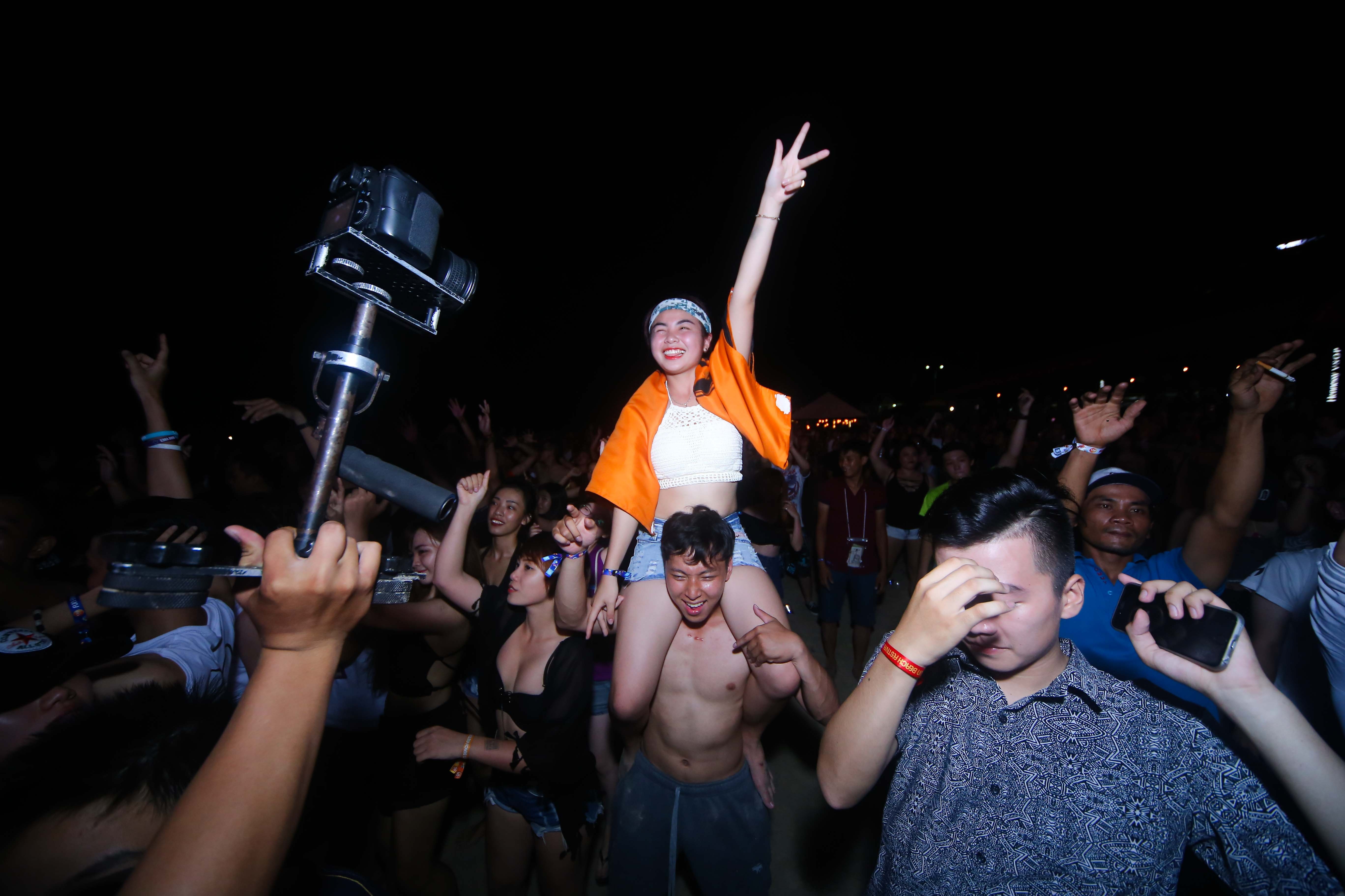 DJ Ty Ty khuấy đảo khán giả ảnh 3 DJ Ty Ty khuay dao khan gia anh 3