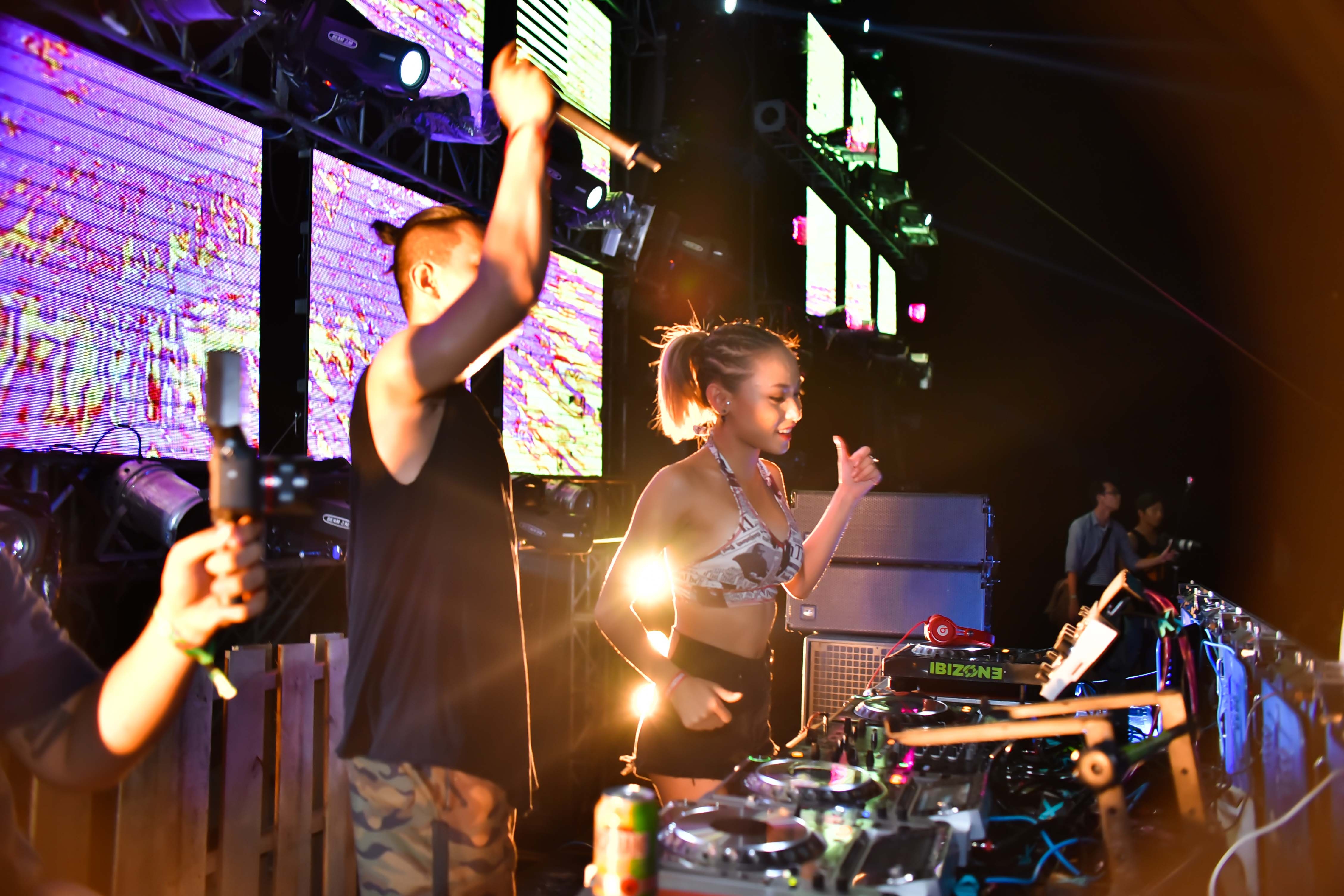 DJ Ty Ty khuấy đảo khán giả ảnh 7 DJ Ty Ty khuay dao khan gia anh 7