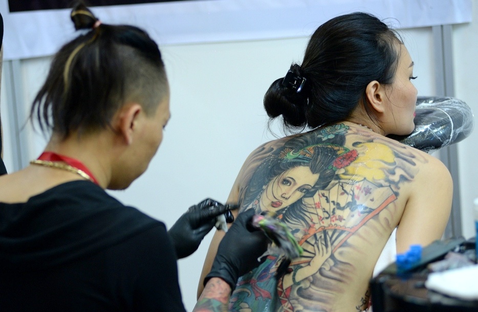 thieu nu xam hinh anh 8