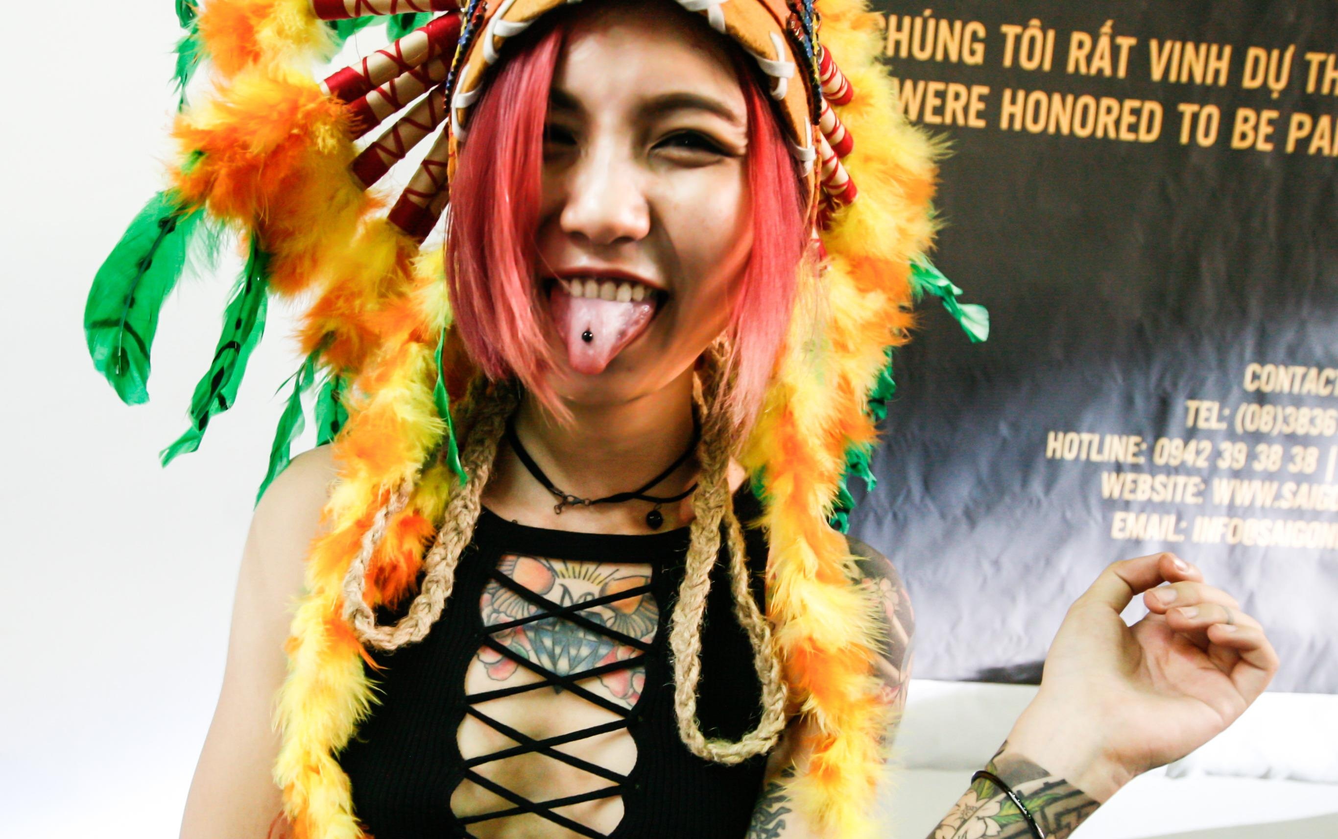 Nu tho xam so huu hinh xam phu kin 60% co the hinh anh