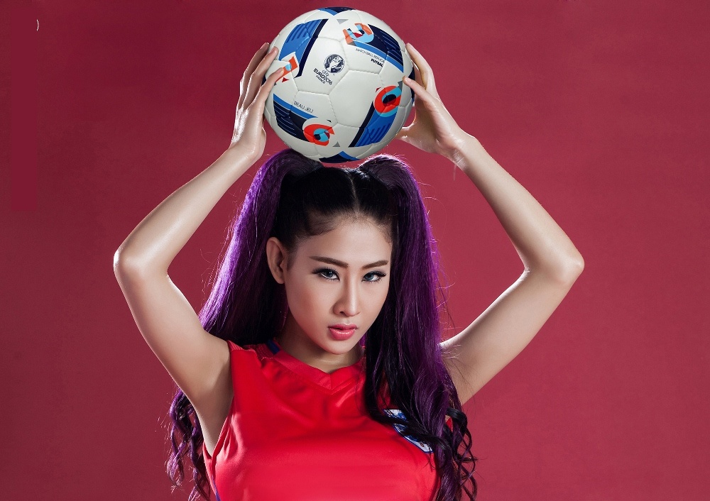 DJ Oxy co vu Euro anh 4