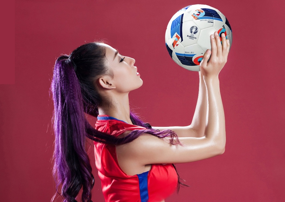 DJ Oxy co vu Euro anh 6