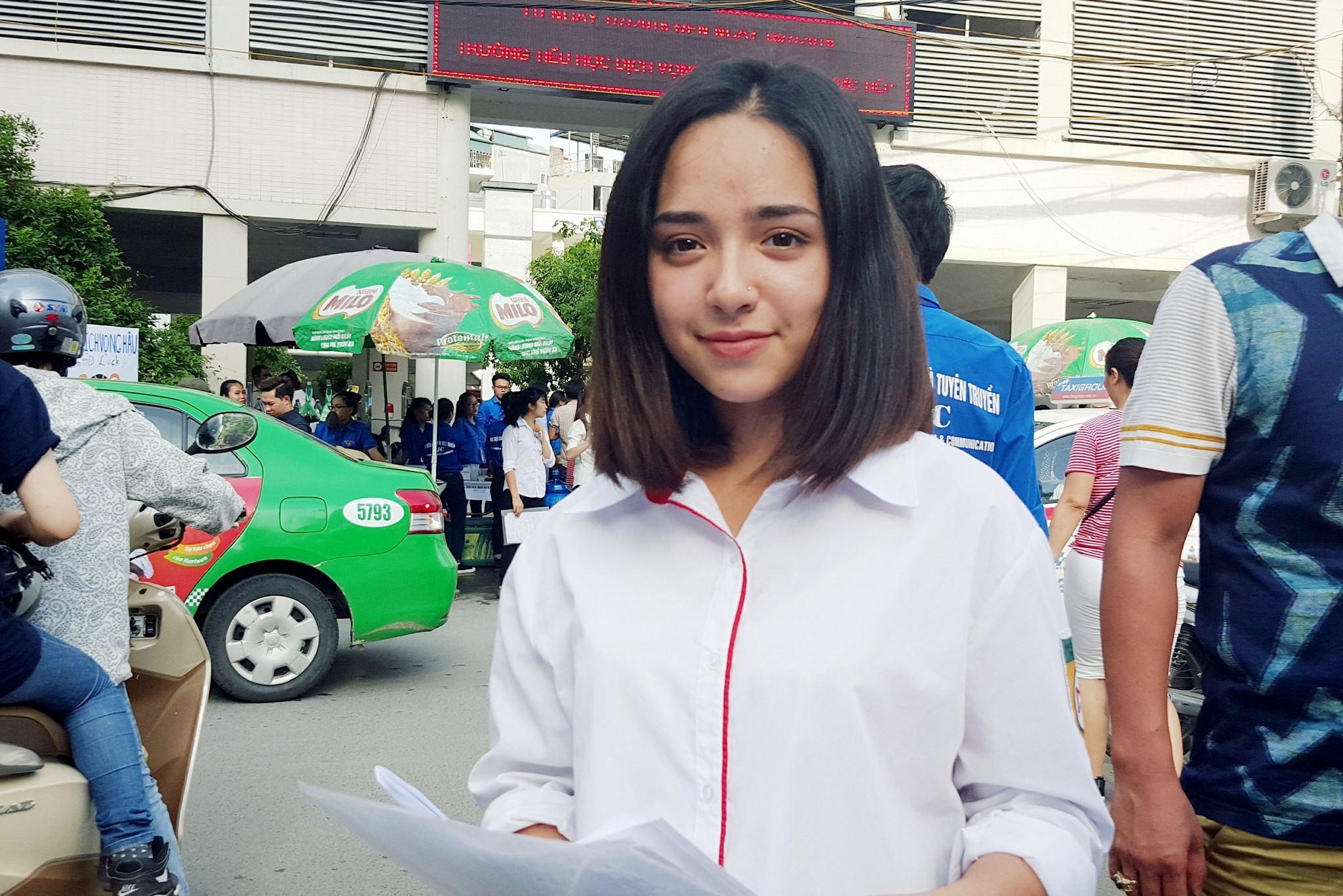 thi sinh xinh dep noi bat ngay thi dau tien anh 3