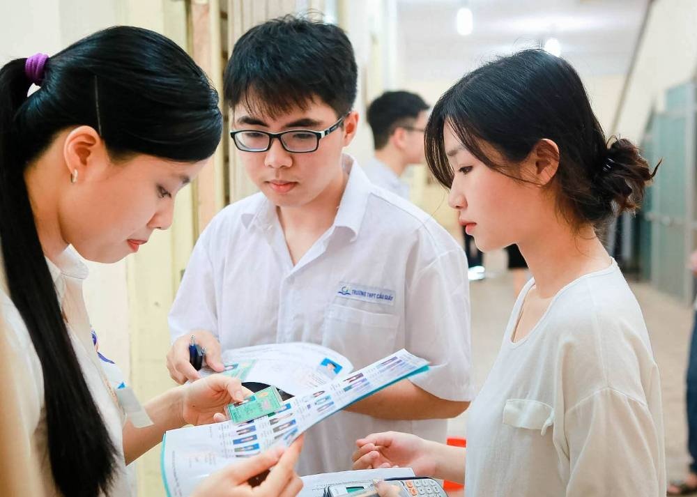 thi sinh xinh dep noi bat ngay thi dau tien anh 8