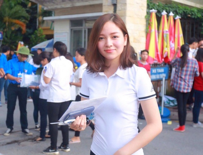 thi sinh xinh dep noi bat ngay thi dau tien anh 5