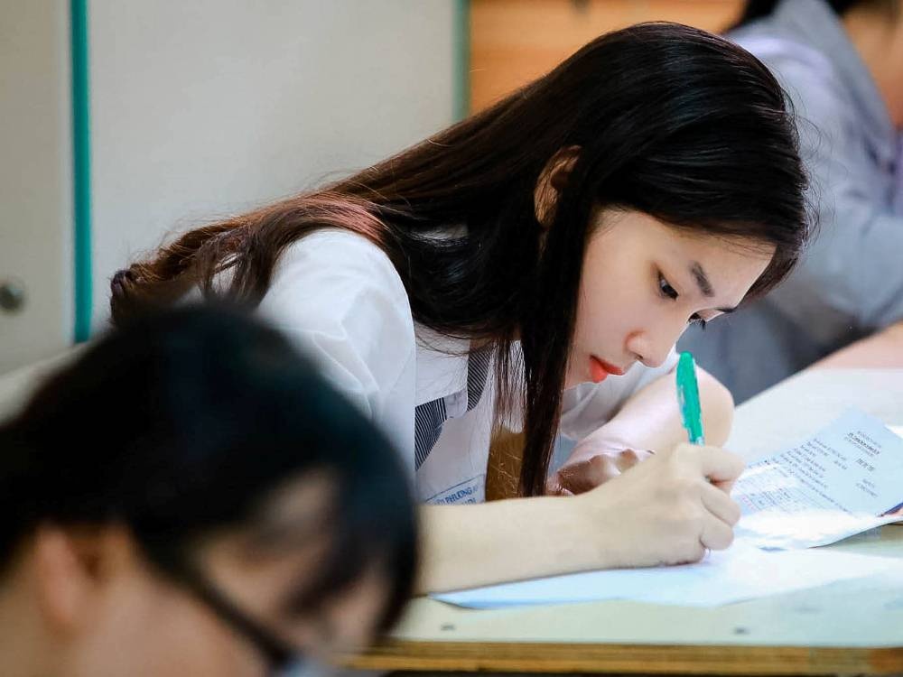 thi sinh xinh dep noi bat ngay thi dau tien anh 7