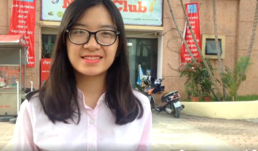 thi sinh xinh dep noi bat ngay thi dau tien anh 9