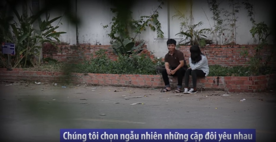 cô gái giẫm nát hoa bạn trai tặng ảnh 4 co gai giam nat hoa ban trai tang anh 4