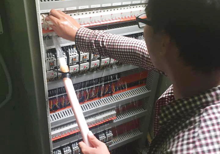 'Nhieu thay co Viet con luoi lam thi nghiem cho hoc sinh' hinh anh