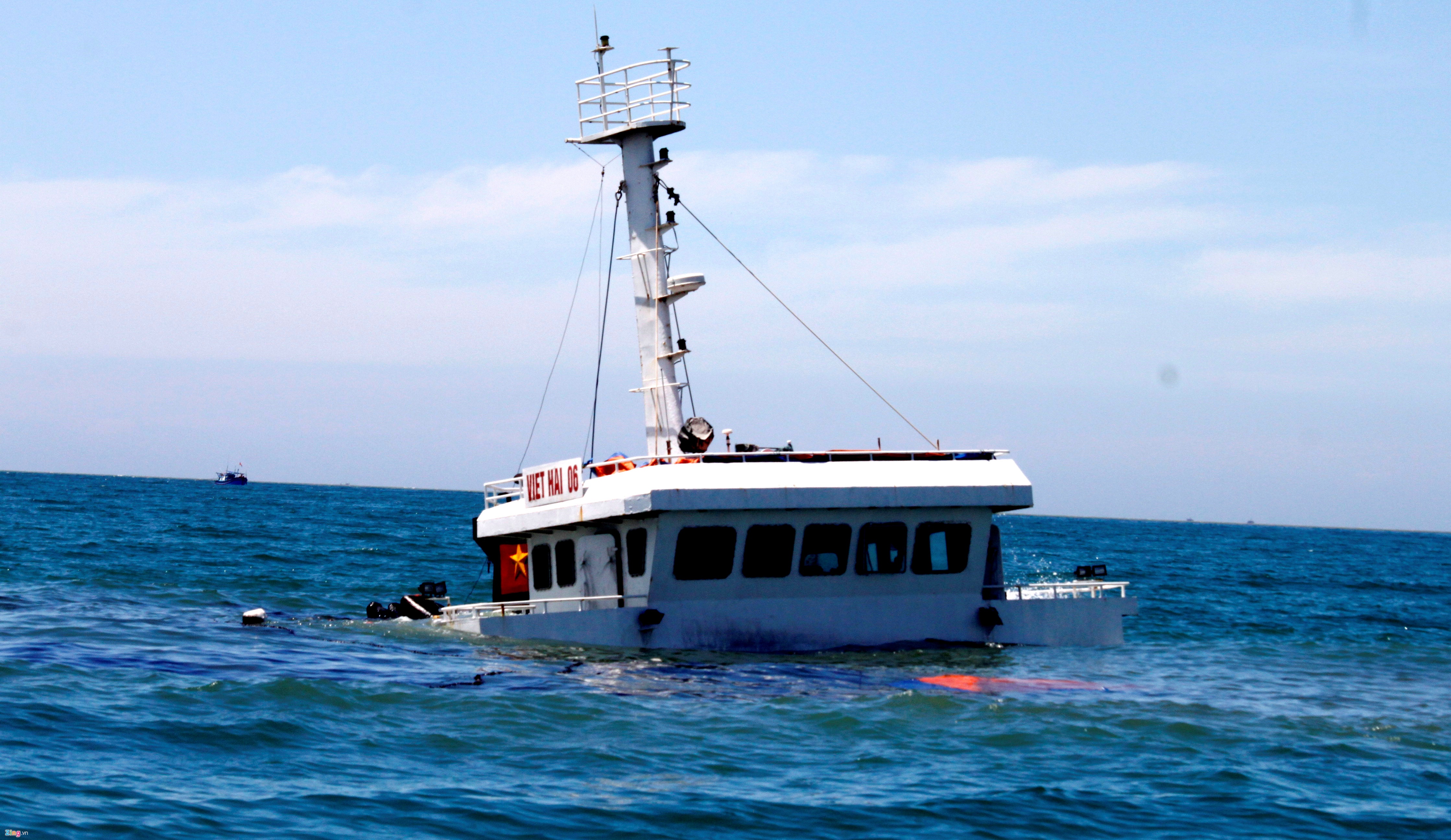 tàu rác ở Hạ Long ảnh 7 tau rac o Ha Long anh 7