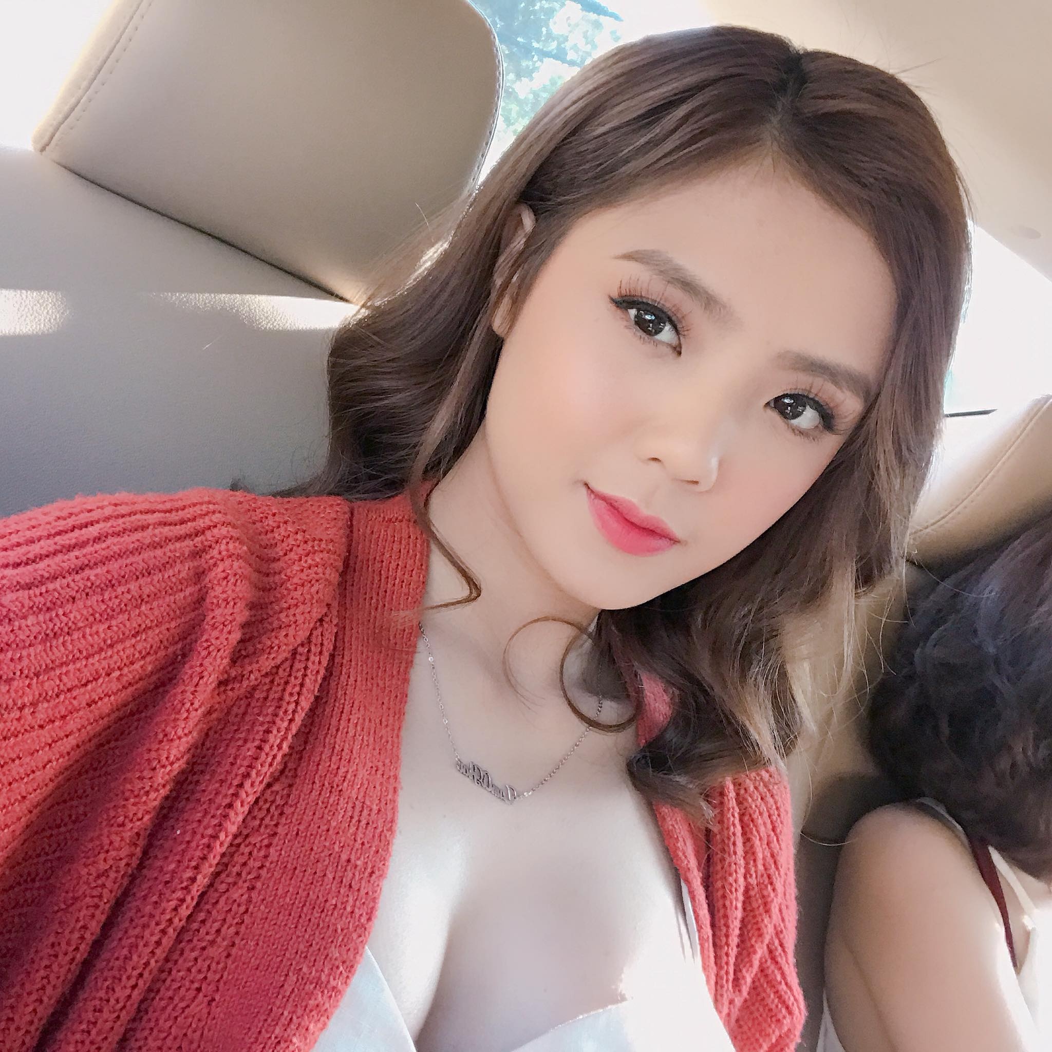 Lâm Á Hân nâng ngực ảnh 7 Lam A Han nang nguc anh 7