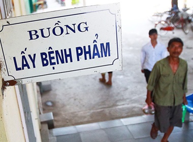 Hang nghin nguoi nhan chung ket qua xet nghiem mau hinh anh