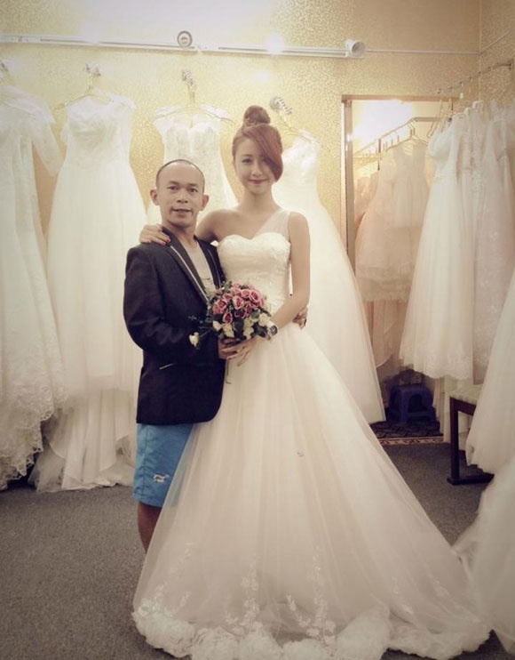 Hình ảnh siêu hài của Thánh Quen bên các hot teen Hà thành