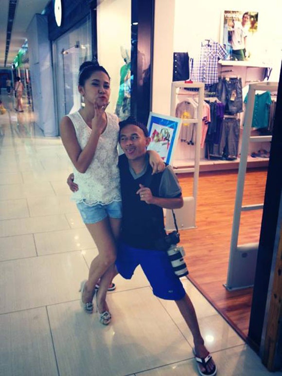 Hình ảnh siêu hài của Thánh Quen bên các hot teen Hà thành