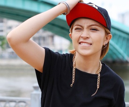 Tomboy Gil Le phan phao tin don cap ke Chi Pu hinh anh