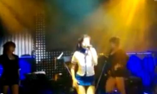 Ro ri clip Ba Tung bieu dien o quan bar Sai Gon hinh anh