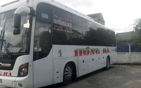 Gui 8 ty dong tren xe khach duong dai hinh anh