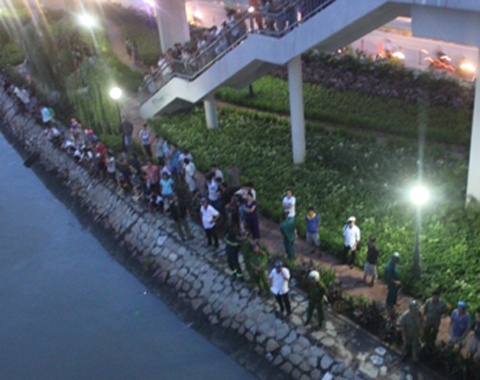 Gap dan phong, nhay cau Calmette bi chet duoi hinh anh