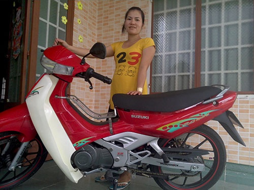 Ba bau dau tay doi voi 2 ten cuop xe may hinh anh