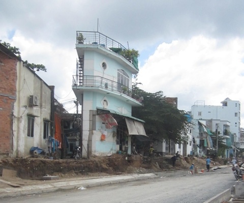 Tân Sơn Nhất, Bình Lợi, nhà siêu mỏng, siêu méo