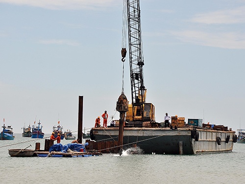 Phat hien tau dam thu 3 tai nghia dia tau co Quang Ngai hinh anh