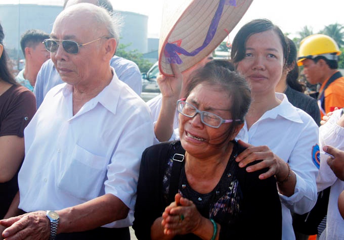 Cong an nhan ho so tu to dieu tra dac biet vu chim cano hinh anh