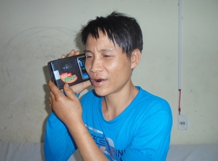 ‘Nguoi rung’ Ho Van Lang thich nghe nhac hinh anh