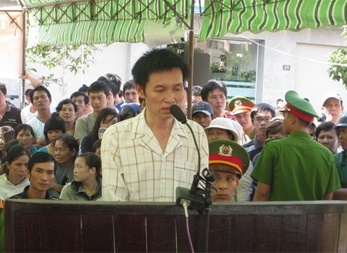 Giet ban tinh dong tinh roi tu tu hinh anh