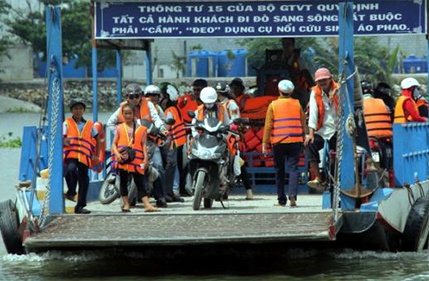 Khong mac ao phao, phat 100.000 - 200.000 dong hinh anh