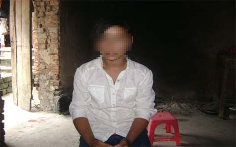 Nu sinh dau don ke bi nhom trai hai doi hinh anh