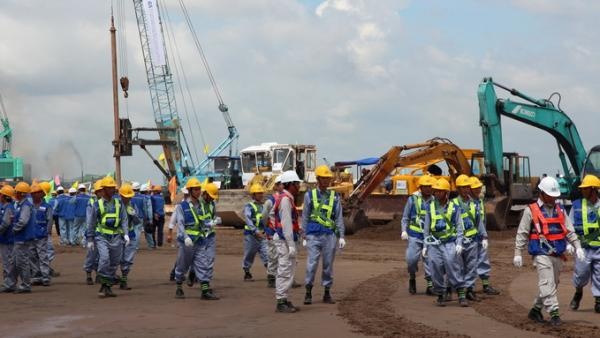 Khoi cong cay cau hien dai nhat Viet Nam hinh anh