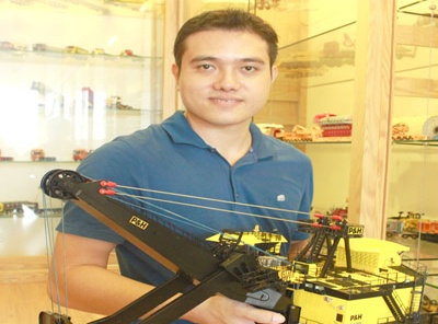 Bo tien ty choi xe ti hon hinh anh