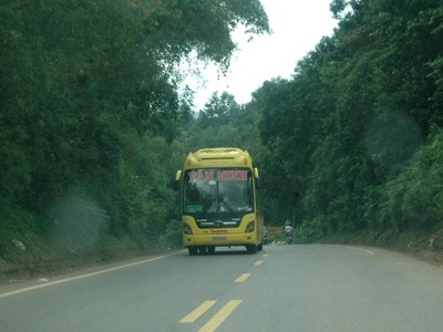 Pha san de an xe khach chay duong Ho Chi Minh hinh anh