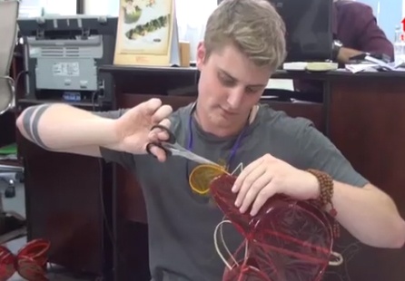 Clip sinh vien My hoc lam den trung thu hinh anh