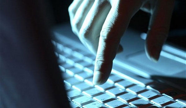 Nguoi lam nhuc chanh an bi bat tam giam hinh anh