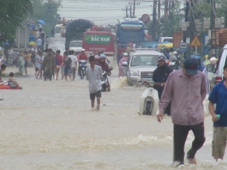 3 nguoi chet, 15 nguoi mat tich sau bao lu hinh anh