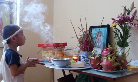 Nam thanh nien giet nguoi vi nghi bi cam yeu hinh anh