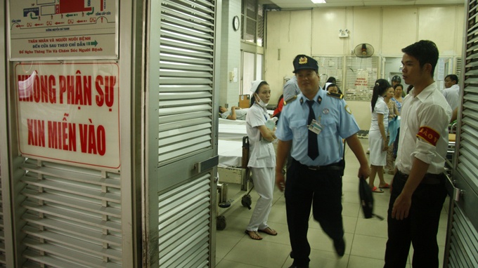 Benh vien nao cung ngan con do hinh anh