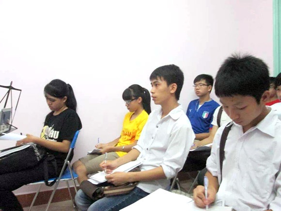 Lop hoc mien phi cua cac thu khoa hinh anh