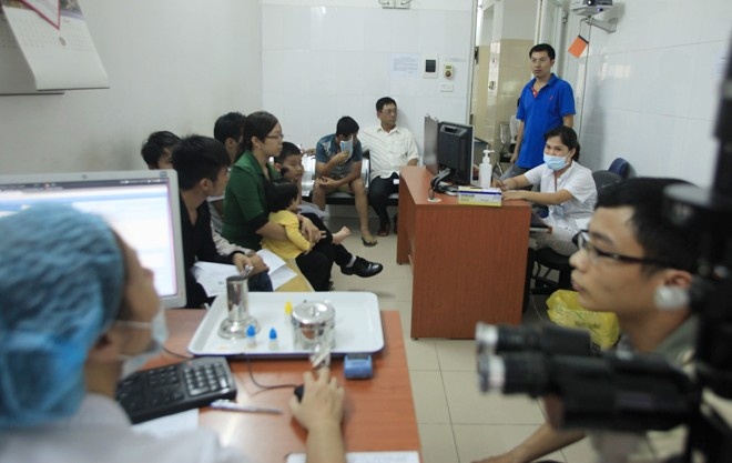 703 ca bi ‘trao thuy tinh the’ o vien Mat Ha Noi hinh anh