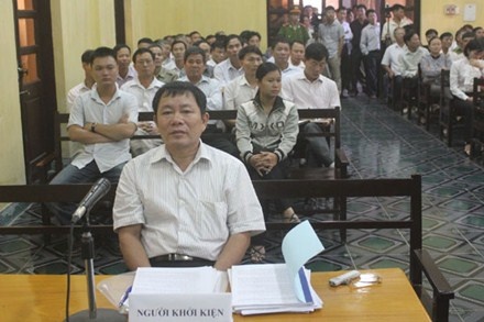 Hoan xu vu ong Vuon kien Tien Lang vi vang nhan chung hinh anh